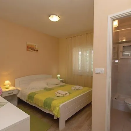 Apartments Zdravko - Comfortable & Close To The Sea Orebic Exterior photo