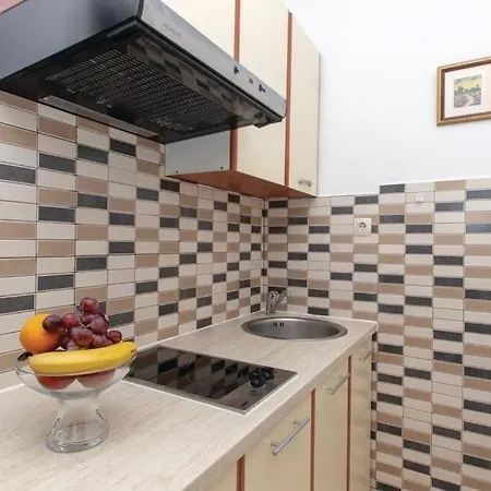 Apartments Zdravko - Comfortable & Close To The Sea Orebic Exterior photo