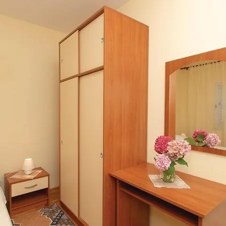 Apartments Zdravko - Comfortable & Close To The Sea Orebic Exterior photo