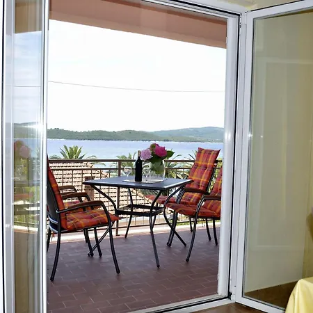 Apartments Zdravko - Comfortable & Close To The Sea Orebic Exterior photo