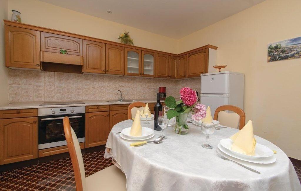 Apartment Zdravko - Comfortable & Close To The Sea *