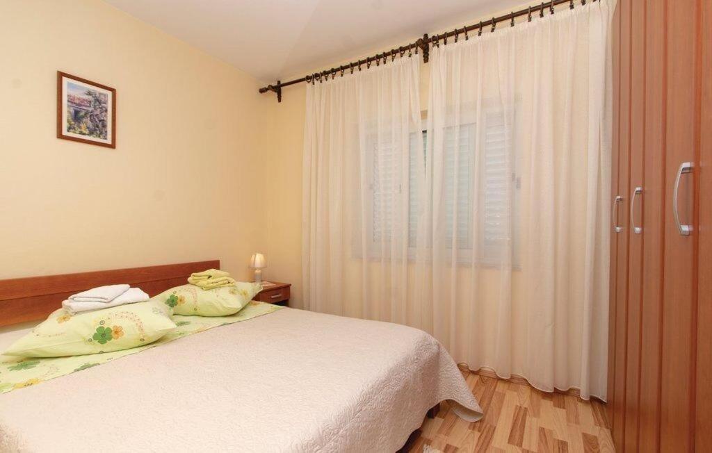Apartment Zdravko - Comfortable & Close To The Sea Orebic
