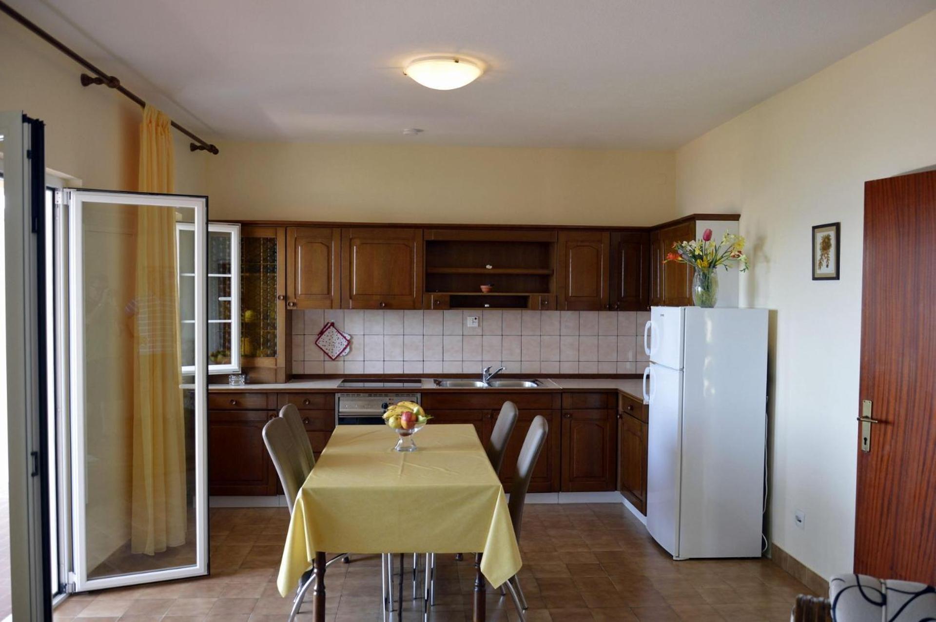 Apartment Zdravko - Comfortable & Close To The Sea