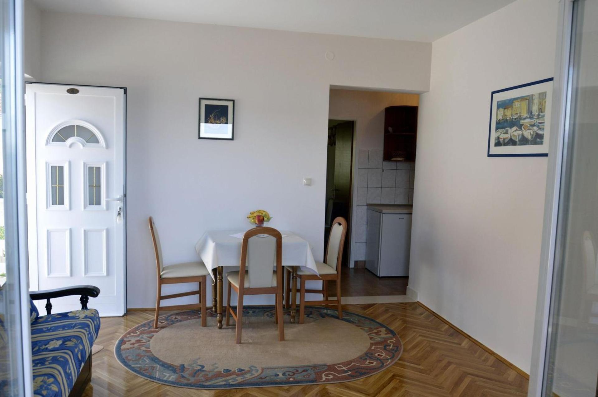 Apartment Zdravko - Comfortable & Close To The Sea Orebic