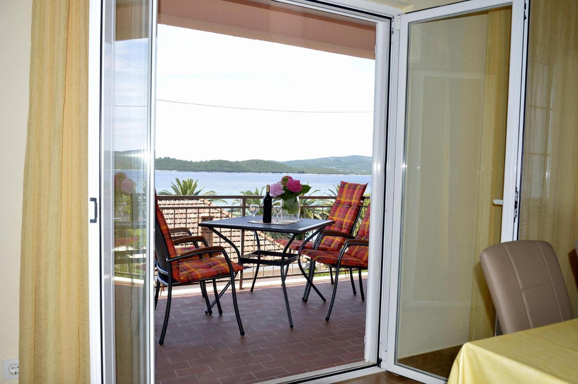 Apartment Zdravko - Comfortable & Close To The Sea